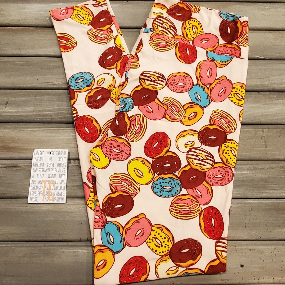 NWOT Lularoe Vintage Print Pink Donut Leggings HTF Tall and Curvy